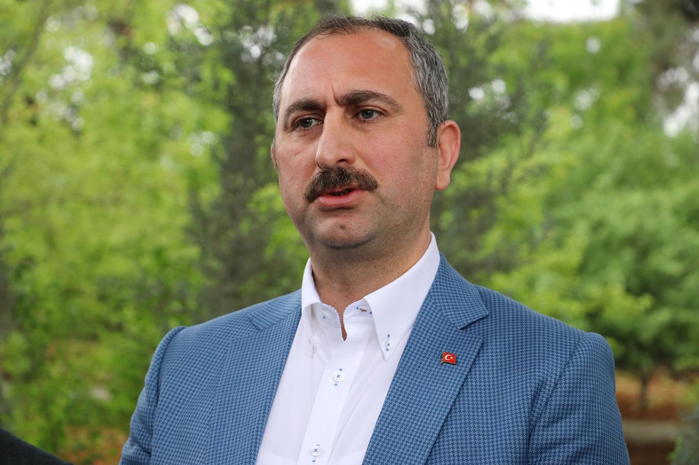 Adalet Bakanı Gül'den Yunanistan'a tepki Adalet Bakanı Gül'den Yunanistan'a tepki